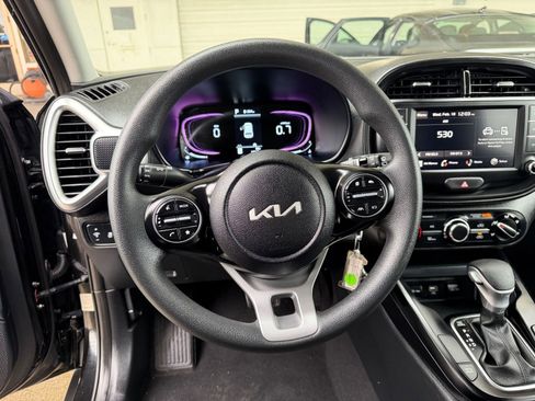 Used 2025 Kia Soul LX w/ LX Technology Package image 28