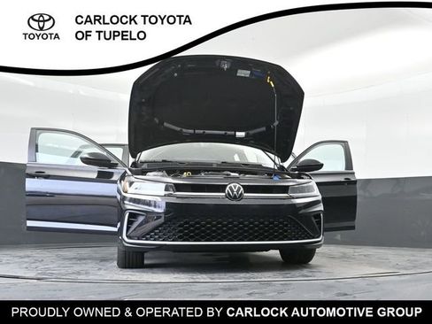 Used 2025 Volkswagen Jetta SE w/ Sunroof Package image 48