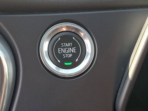 Used 2020 Chevrolet Blazer LT image 25