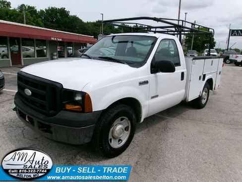 Used 2006 Ford F250 XL RWD image 1