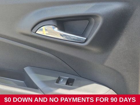 Used 2025 Chevrolet Trax LT w/ LT Convenience Package FWD image 24