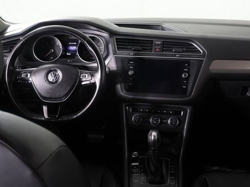Used 2018 Volkswagen Tiguan SE image 32