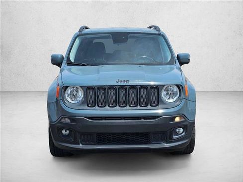 Used 2017 Jeep Renegade Altitude FWD image 2