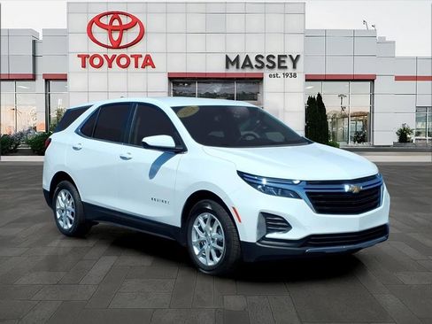 Used 2024 Chevrolet Equinox LT FWD image 1