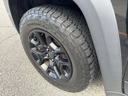 Used 2019 Jeep Cherokee Trailhawk w/ Cold Weather Group AWD/4WD image 49