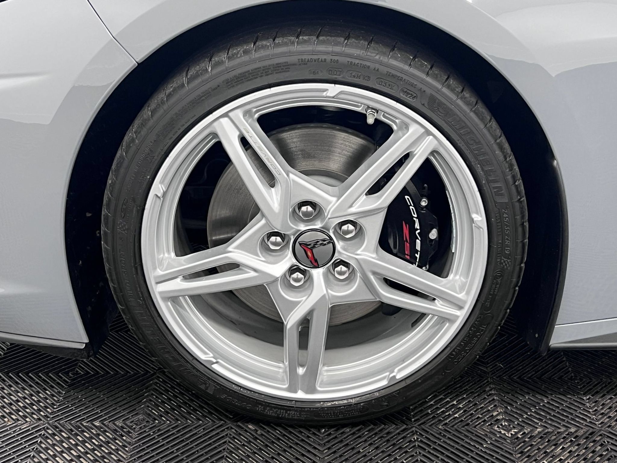 Used 2024 Chevrolet Corvette Stingray Preferred Cpe w/ Z51 Performance Package RWD image 11