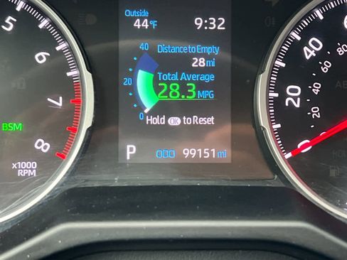 Used 2020 Toyota RAV4 XLE image 26