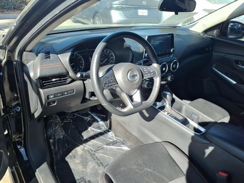 Certified 2023 Nissan Sentra SR FWD image 12