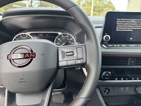 New 2026 Nissan Rogue SV AWD/4WD image 18