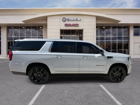 Certified 2026 GMC Yukon XL Denali w/ Denali Reserve Package AWD/4WD image 16