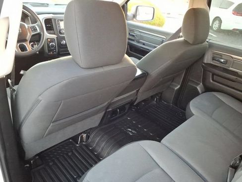 Used 2022 RAM 1500 Classic SLT AWD/4WD image 16