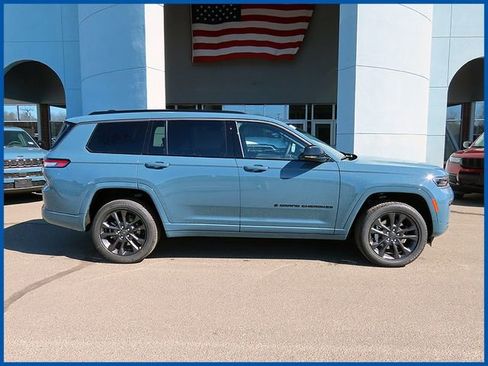 New 2026 Jeep Grand Cherokee L Limited AWD/4WD image 1