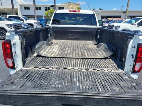 Used 2022 GMC Sierra 2500 Pro w/ Convenience Package image 9