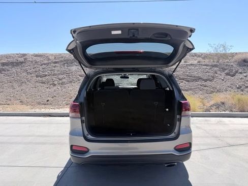 Used 2019 Kia Sorento L FWD image 28