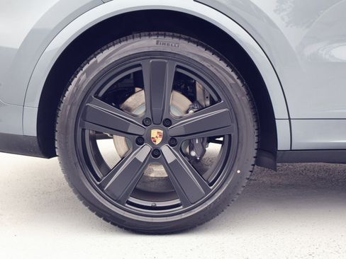 New 2026 Porsche Cayenne AWD/4WD image 28