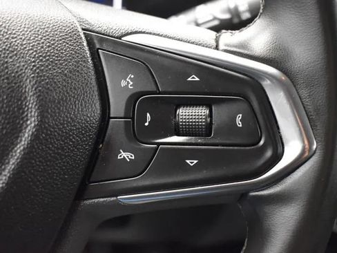 Used 2025 Chevrolet Trax LT w/ LT Convenience Package FWD image 23
