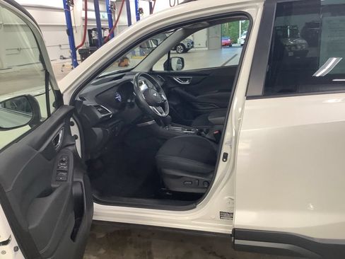 Used 2023 Subaru Forester Premium AWD/4WD image 14