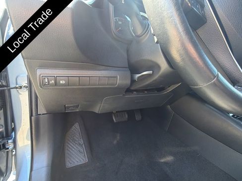 Used 2021 Toyota Corolla SE image 9