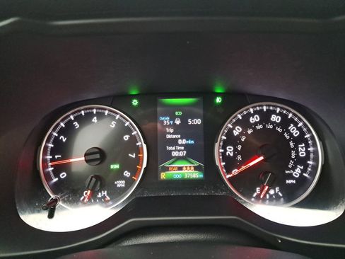 Used 2021 Toyota RAV4 XLE image 16