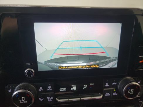 Used 2023 Toyota Highlander XSE AWD/4WD image 23