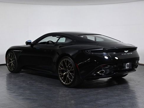 Used 2024 Aston Martin DB12 Coupe image 3