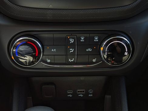 Used 2022 Chevrolet TrailBlazer LT FWD image 22