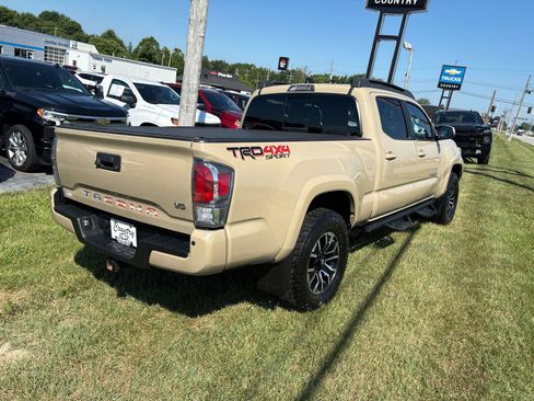 Used 2020 Toyota Tacoma TRD Sport w/ Technology Package AWD/4WD image 2