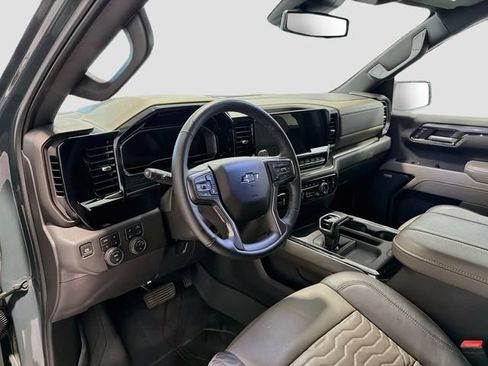 Certified 2025 Chevrolet Silverado 1500 ZR2 AWD/4WD image 9