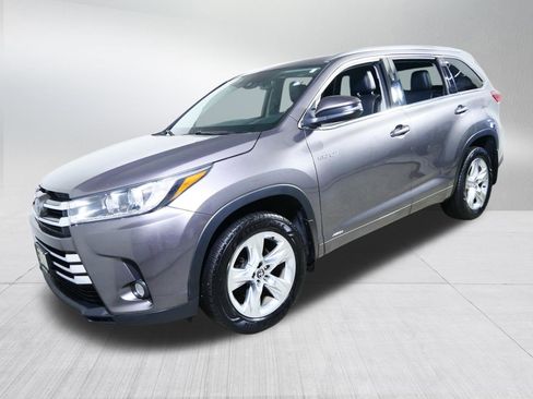 Used 2017 Toyota Highlander Limited image 3
