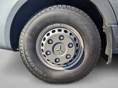 Used 2022 Mercedes-Benz Sprinter 4500 image 23