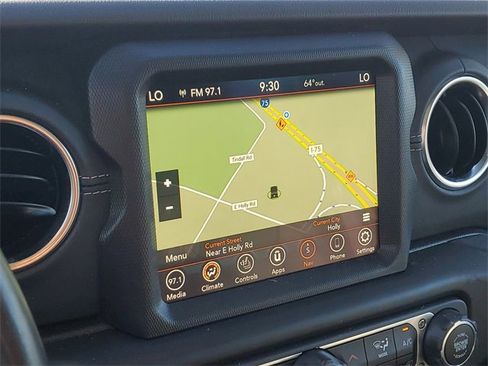 Used 2022 Jeep Wrangler Unlimited Sahara w/ Cold Weather Group image 15