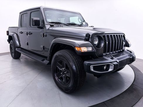 Used 2021 Jeep Gladiator Sport AWD/4WD image 8