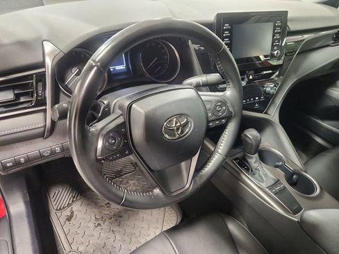 Used 2022 Toyota Camry SE w/ Convenience Package FWD image 10