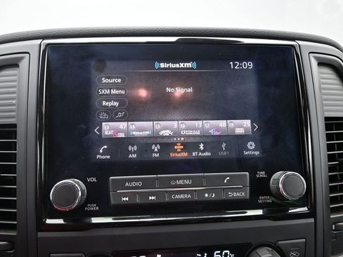 Used 2024 Nissan Titan SV w/ SV Convenience Package image 14