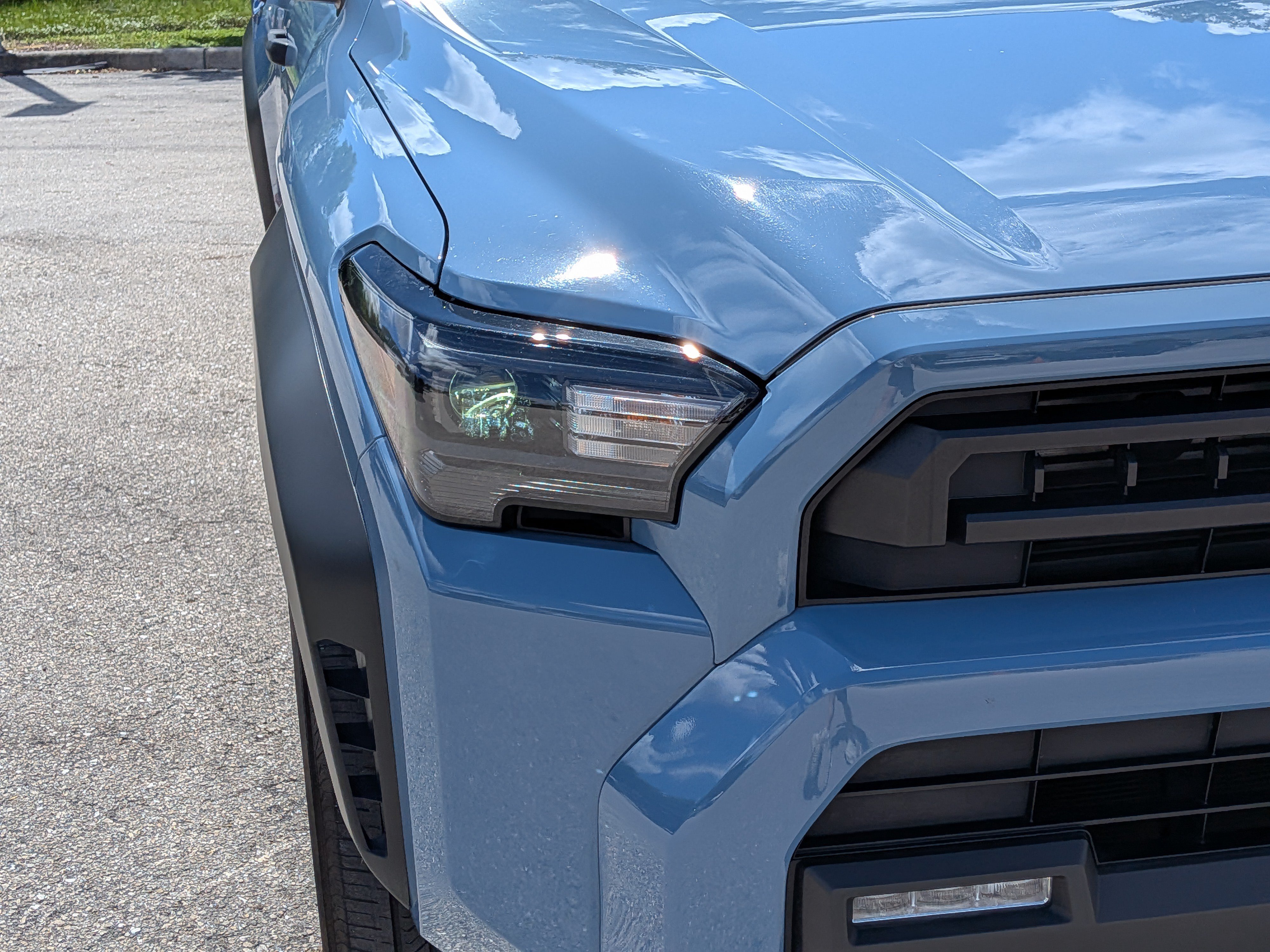 Used 2025 Toyota 4Runner SR5 AWD/4WD image 10