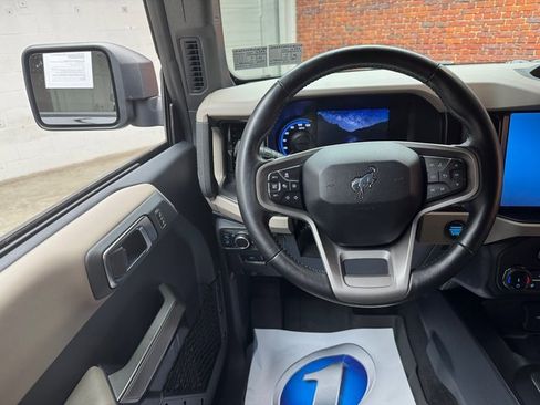 Used 2022 Ford Bronco Wildtrak image 13