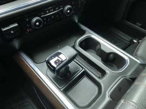 Used 2024 Chevrolet Silverado 1500 High Country w/ High Country Premium Package image 18