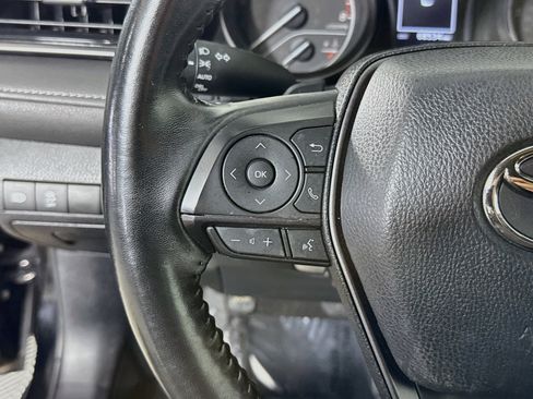 Used 2021 Toyota Camry SE FWD image 14