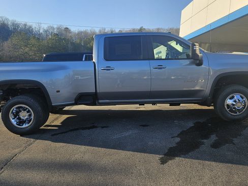 New 2026 Chevrolet Silverado 3500 LT w/ All Star Edition image 5