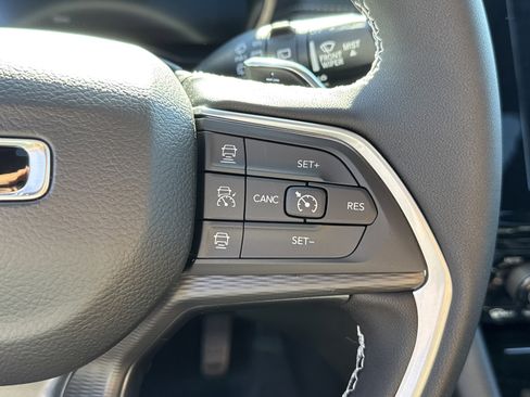 New 2025 Jeep Grand Cherokee L Laredo w/ Luxury Tech Group I image 33