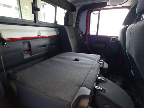Used 2021 Jeep Gladiator Willys image 17