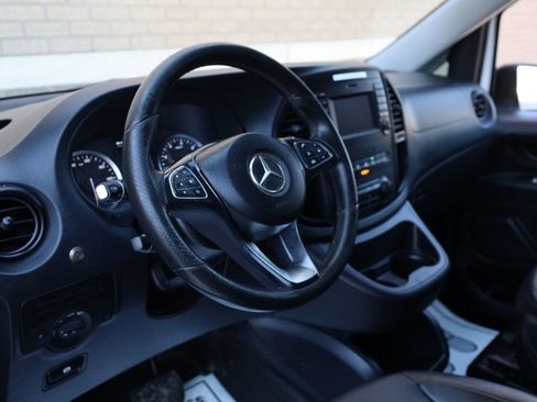 Used 2020 Mercedes-Benz Metris image 13