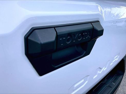 Certified 2025 Toyota Tacoma SR AWD/4WD image 29