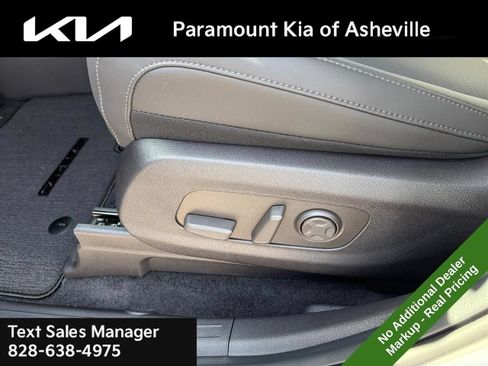 New 2026 Kia Carnival EX FWD image 19