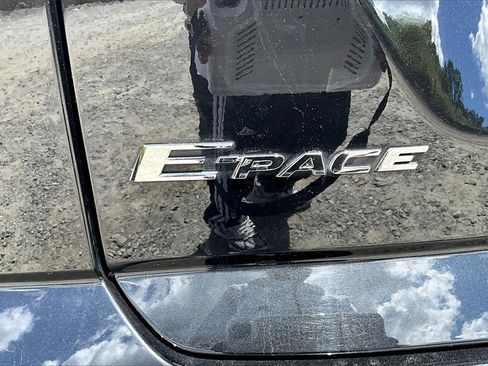 Used 2022 Jaguar E-PACE SE image 8