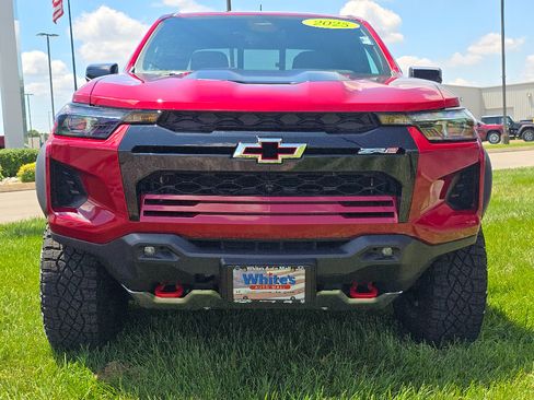Used 2025 Chevrolet Colorado ZR2 w/ Technology Package AWD/4WD image 8