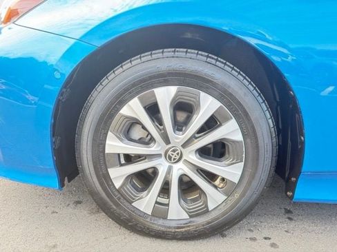 Used 2022 Toyota Prius LE AWD/4WD image 24