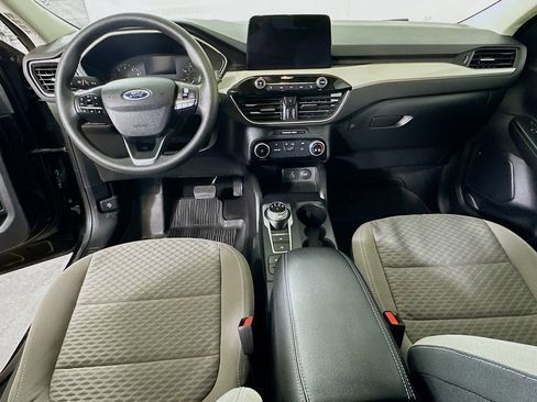 Used 2022 Ford Escape SE image 16