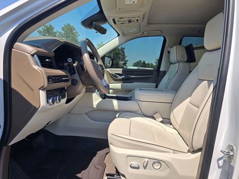 Used 2024 GMC Yukon Denali w/ Denali Reserve Package AWD/4WD image 10