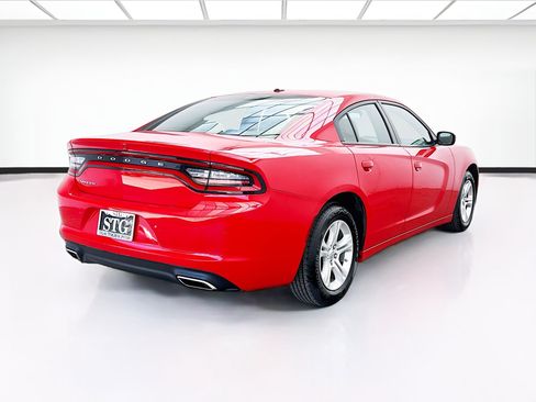 Used 2022 Dodge Charger SXT RWD image 4